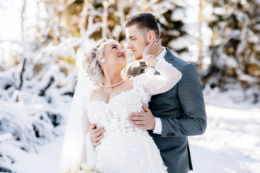Hochzeitsfotos im Schnee