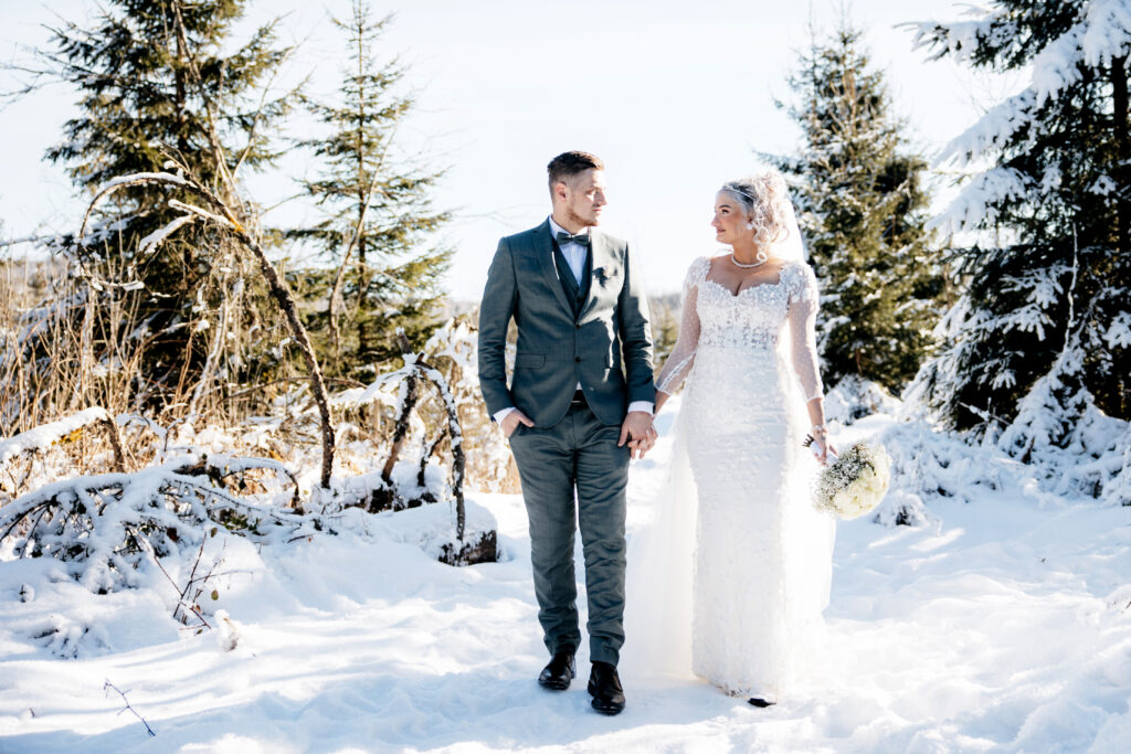 After-Wedding Shooting im Schnee am Oderteich