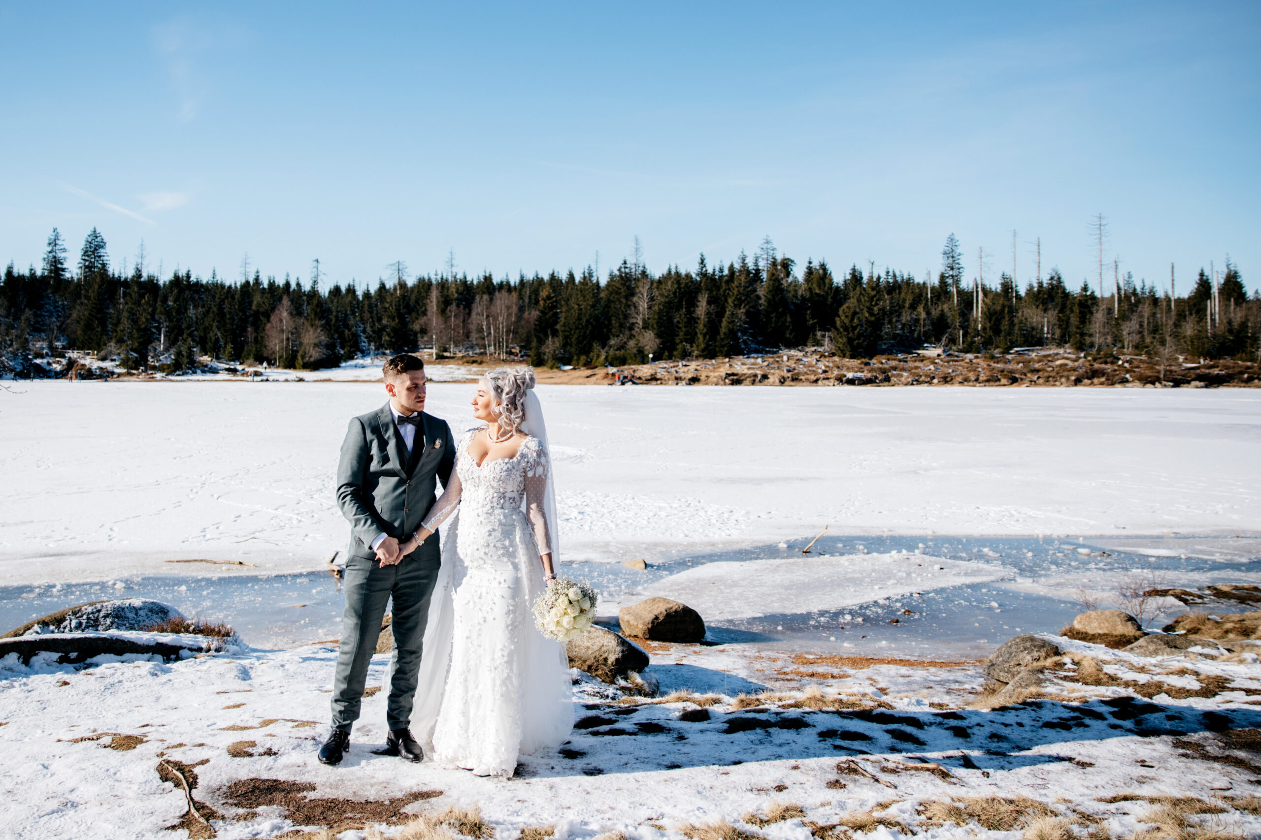 After-Wedding Shooting im Schnee am Oderteich